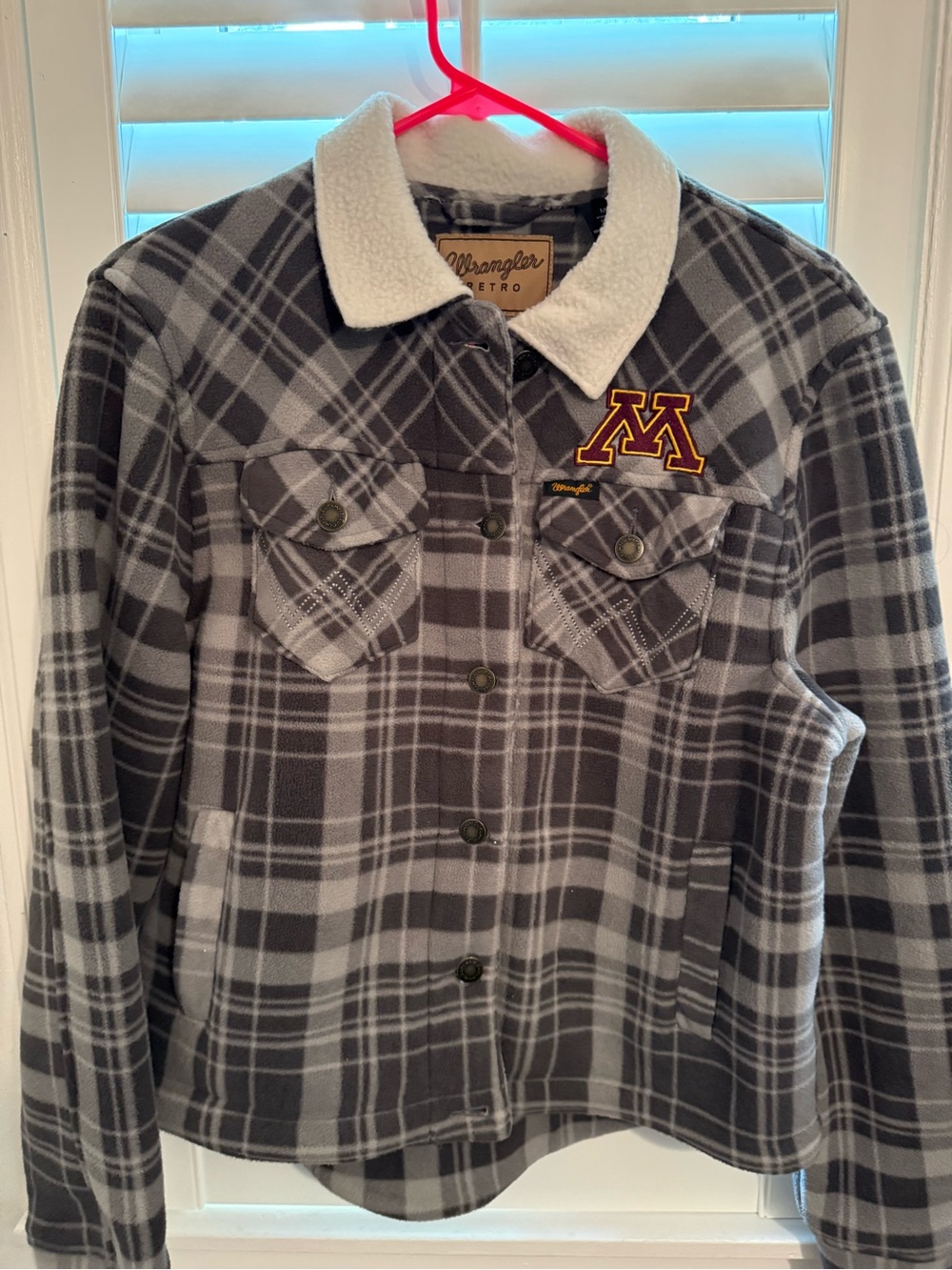 Wrangler Minnesota Gopher Women Jacket Medium. Worn once. Perfect.